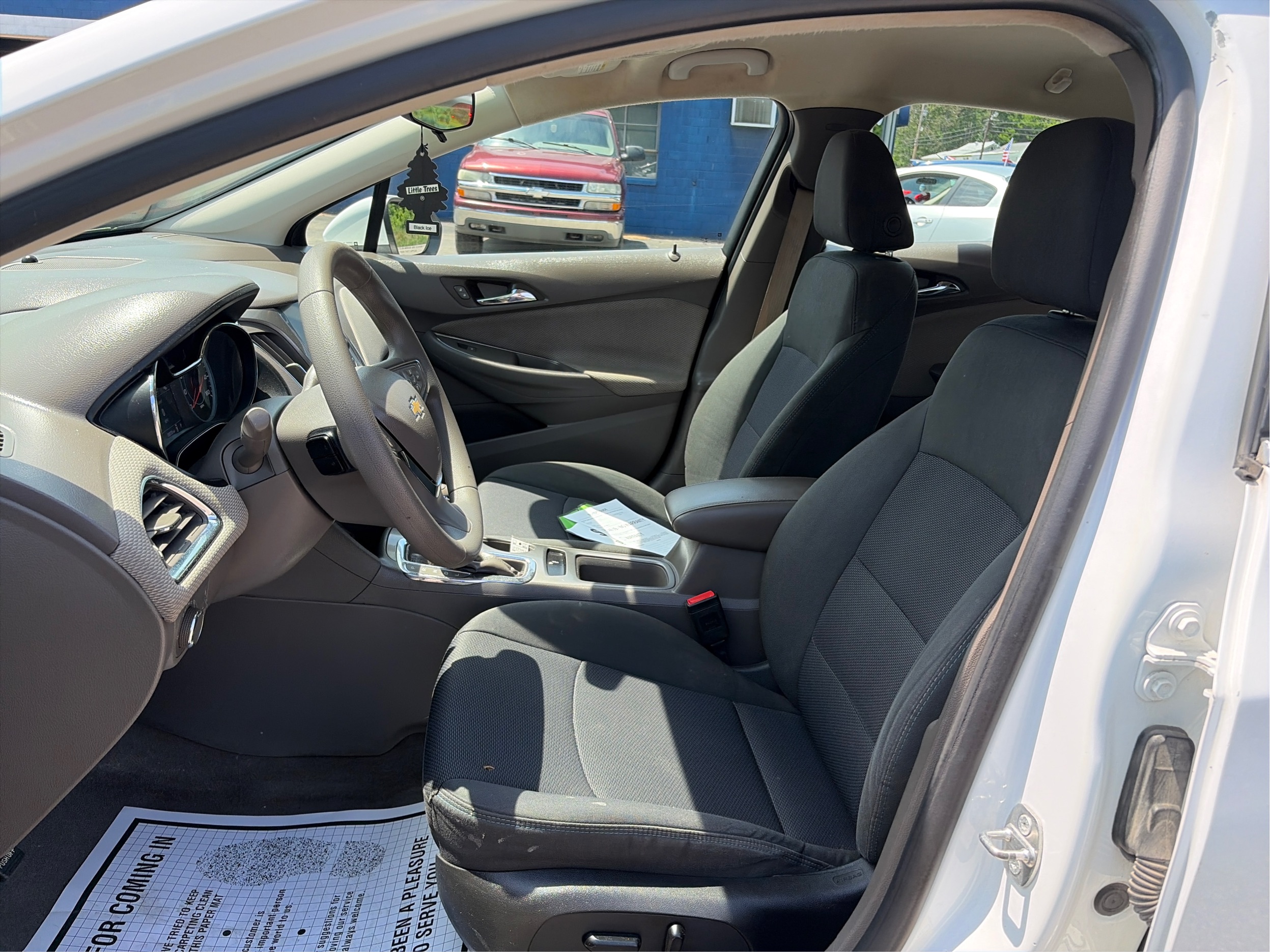 2017 Chevrolet Cruze LT Auto's photo